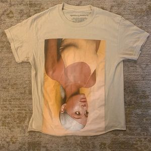 Ariana Grande sweetener album t shirt